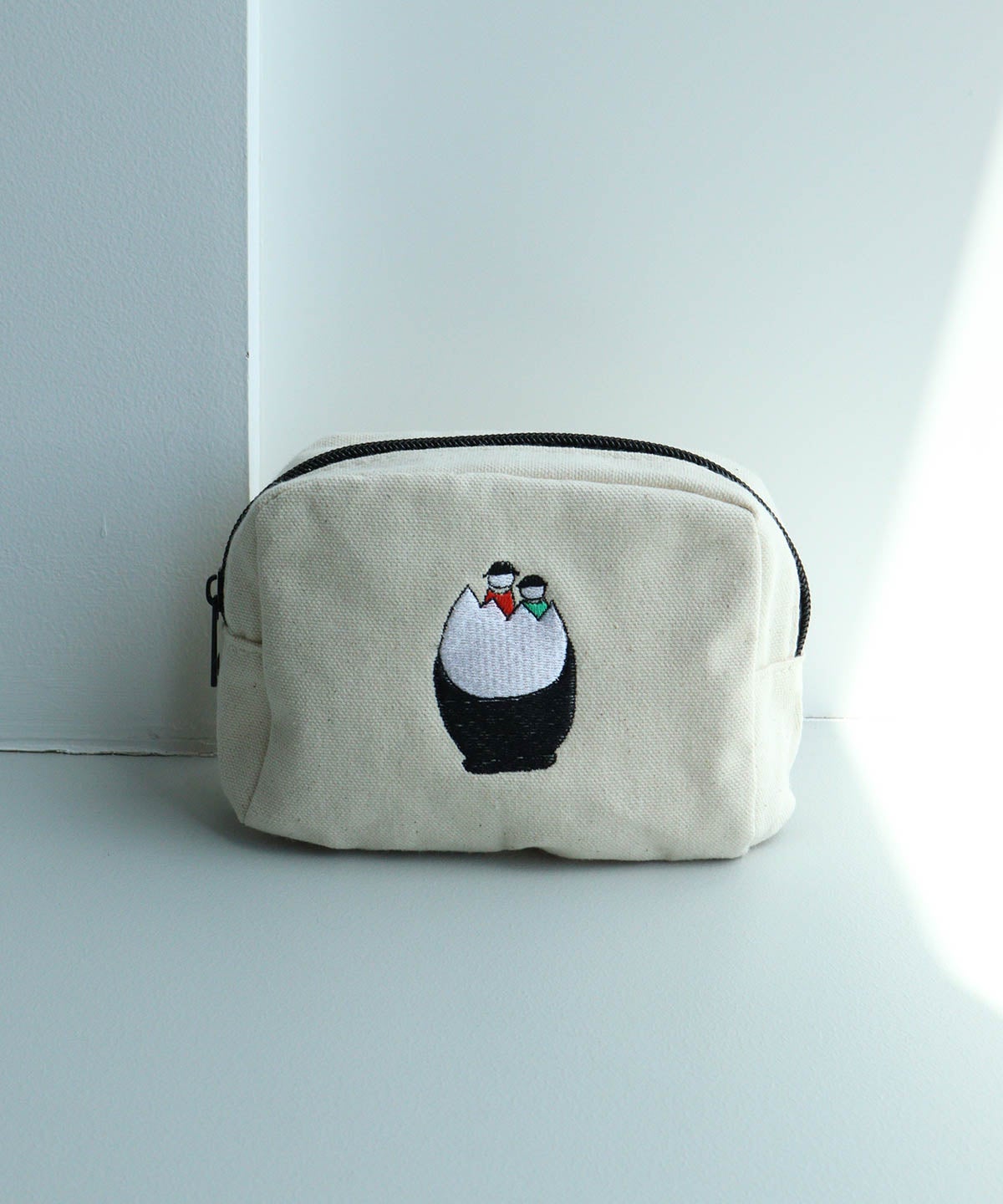 刺繍ポーチ（タマゴ/ブラック）