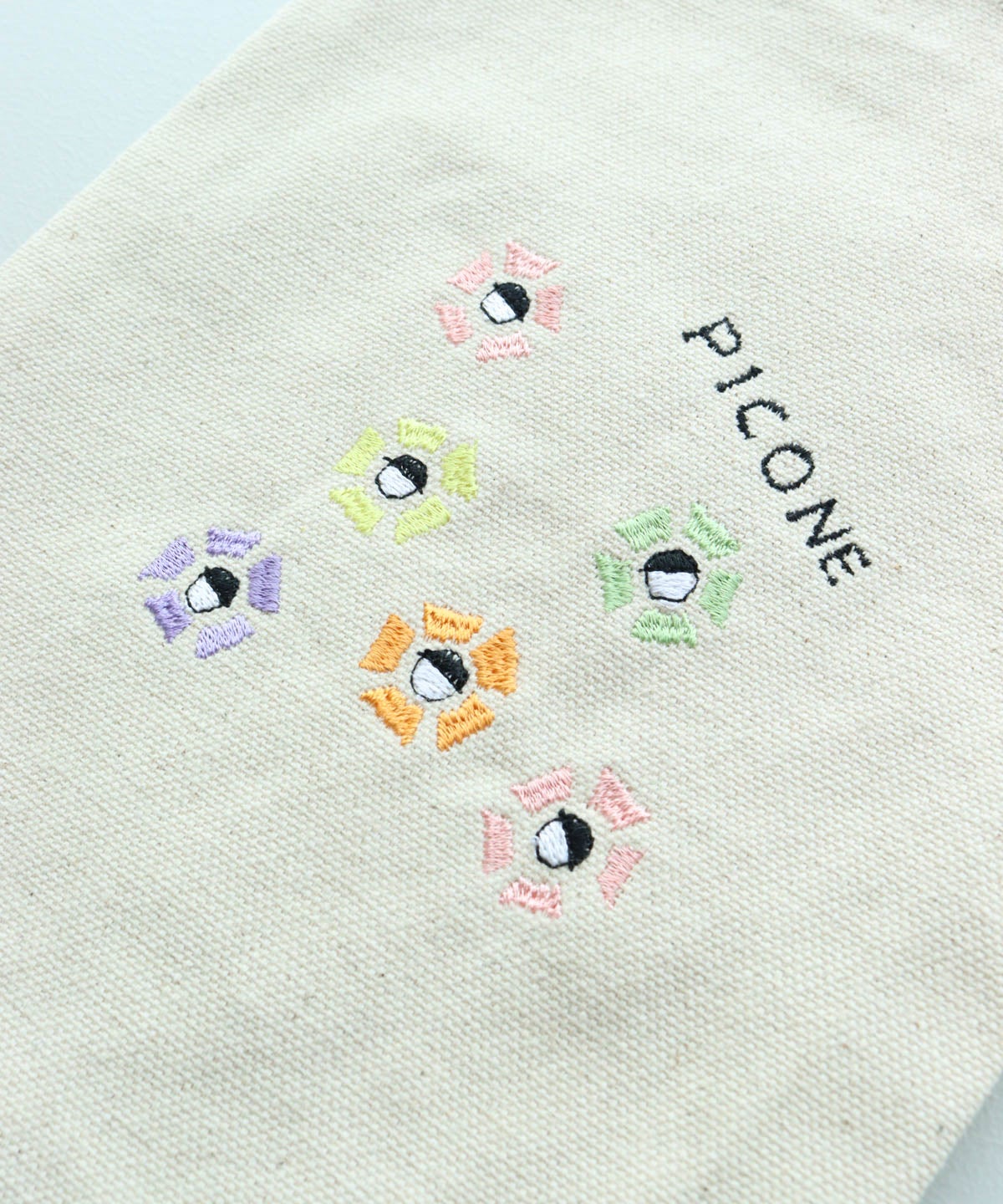 刺繍部分（フラワー/マルチカラー）