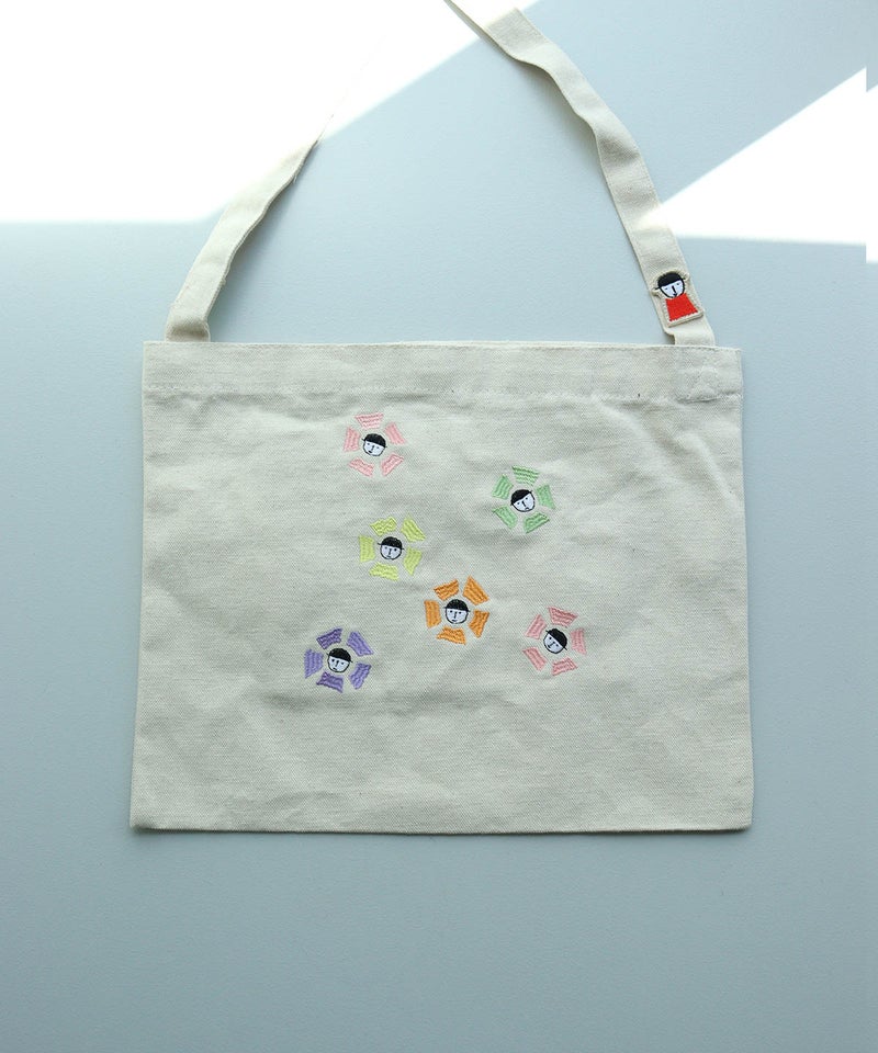 刺繍サコッシュ（フラワー/マルチ）
