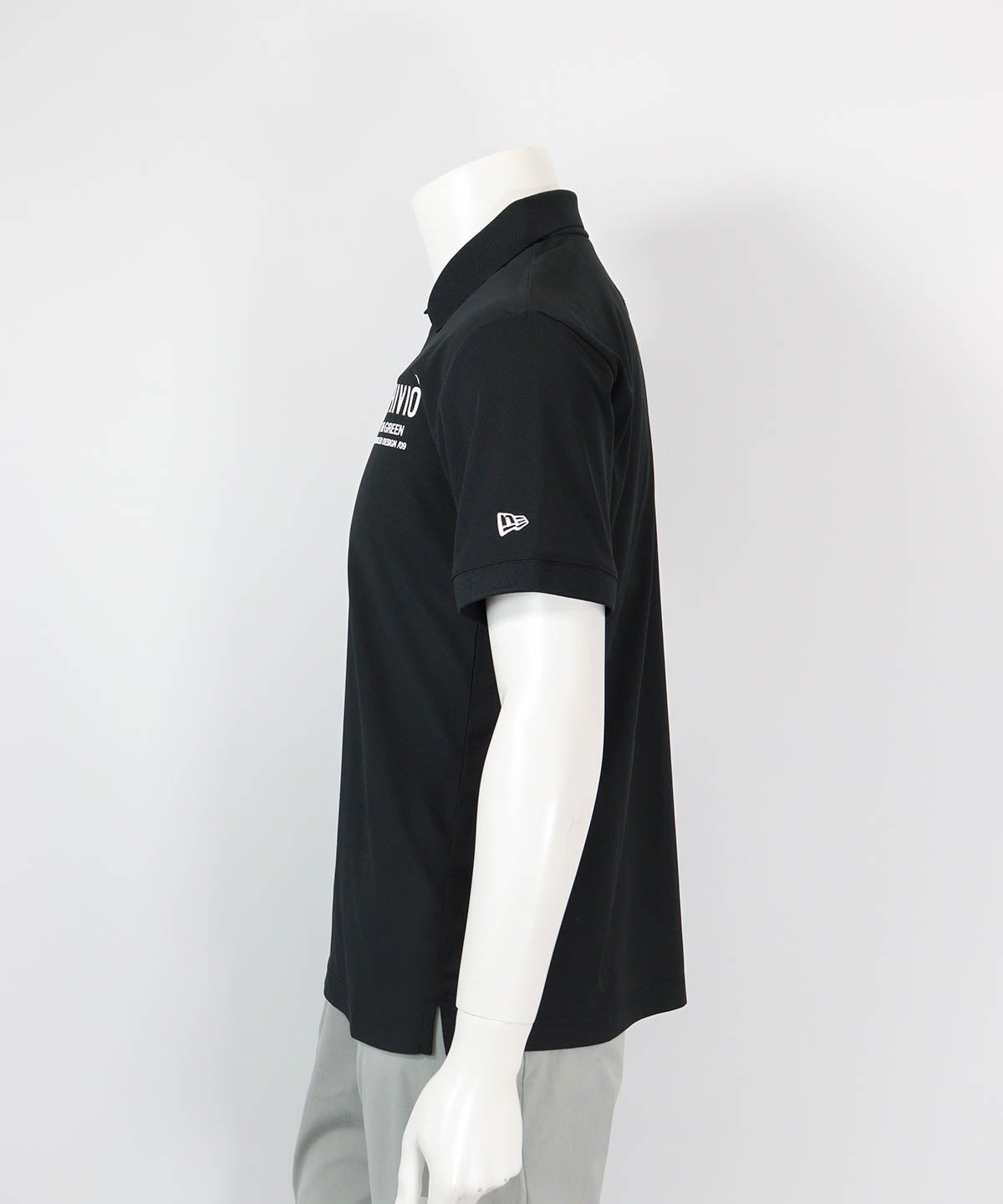 UV速乾ポロシャツ (NEW ERA®コラボ)（ブラック）左横