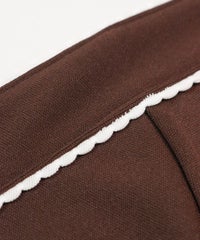 スカラップライン部分（ブラウン）