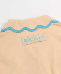 バックロゴアップ（ベージュ）