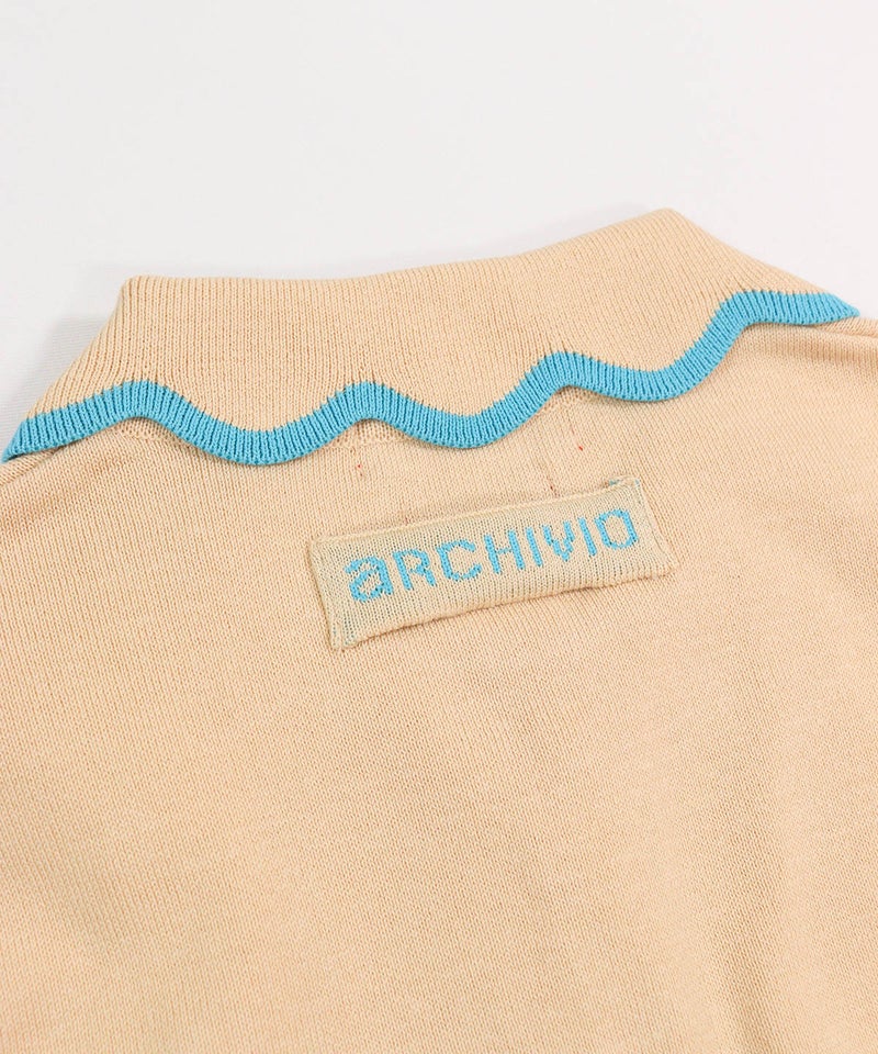 バックロゴアップ（ベージュ）