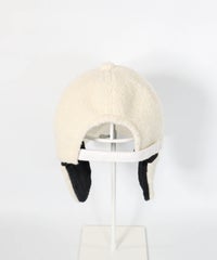 耳当て付きボアキャップ（ホワイト）後ろ