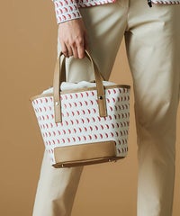モデル着用画像（ベージュ）
