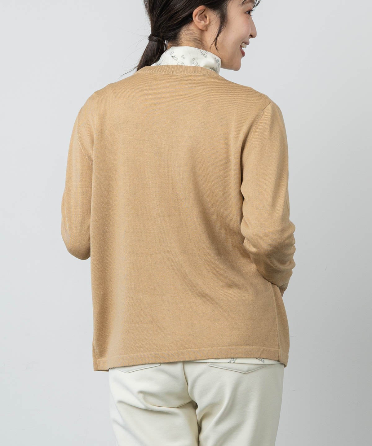 モデル着用画像（ベージュ）