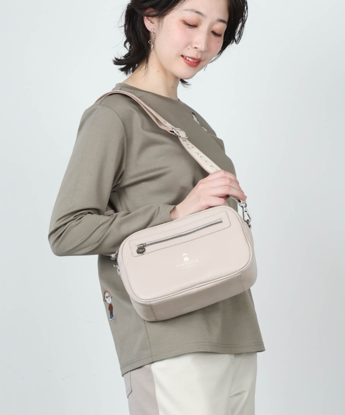 モデル着用画像(ベージュ)