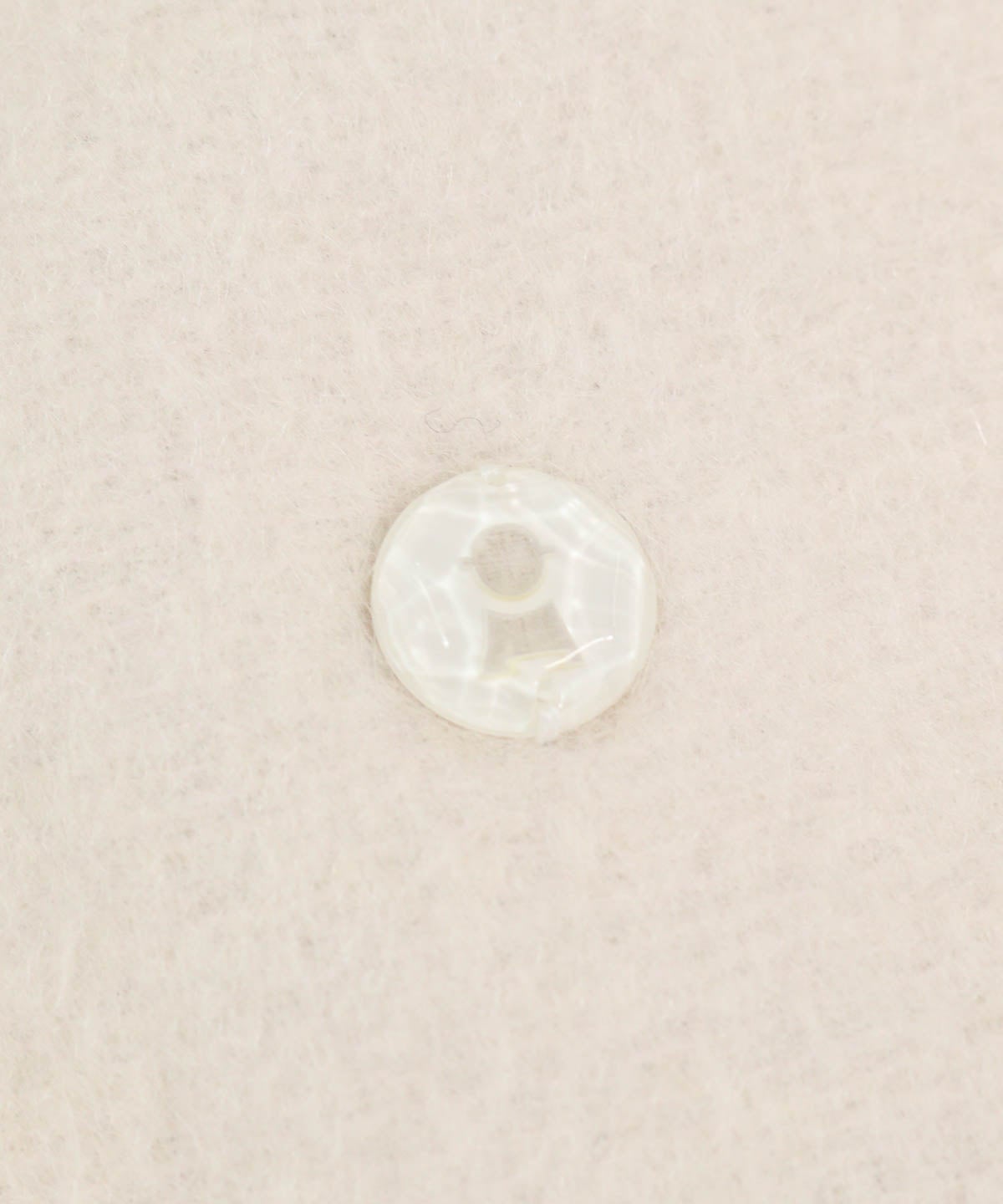 ボタン部分（ベージュ）