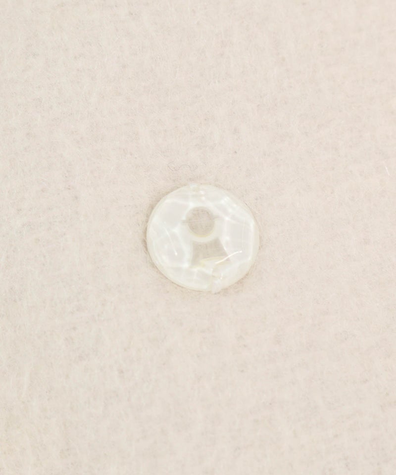 ボタン部分（ベージュ）