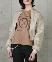モデル着用画像（ベージュ）