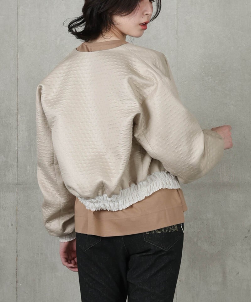 モデル着用画像（ベージュ）