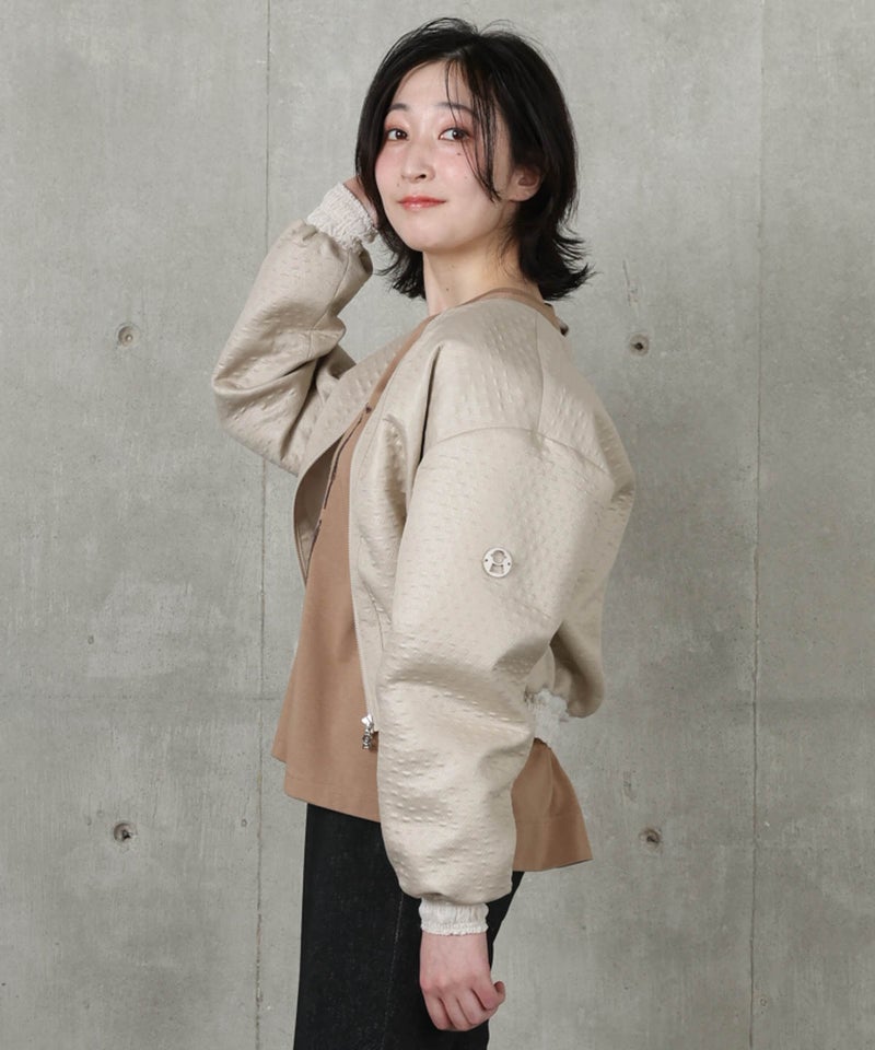 モデル着用画像（ベージュ）