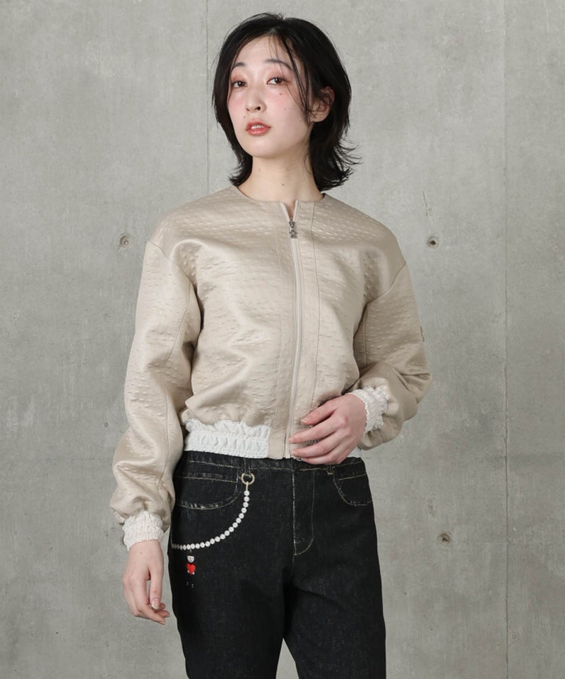 モデル着用画像（ベージュ）