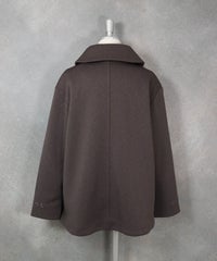 ステンカラージャケット後（ブラウン）