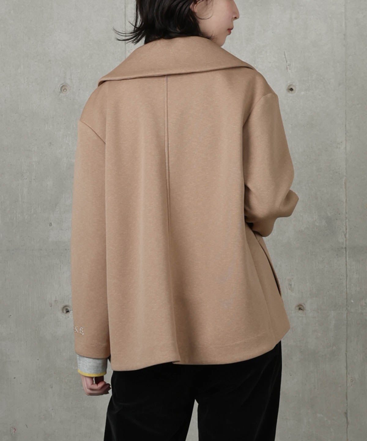 モデル着用画像（ベージュ）