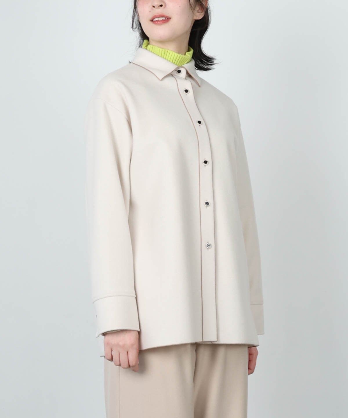 モデル着用画像(ベージュ)