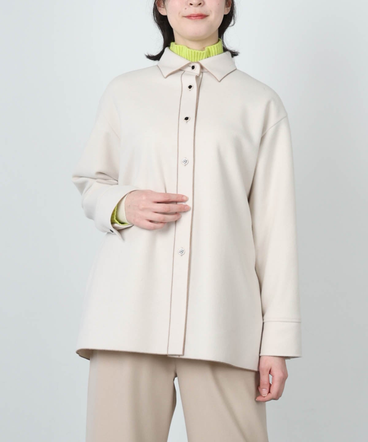 モデル着用画像(ベージュ)