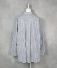 コットン100％ストライプシャツ後（ネイビー）