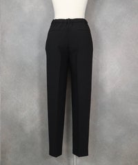 UV冷感タックパンツ(ブラック）後ろ