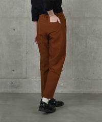 モデル着用画像（ブラウン）