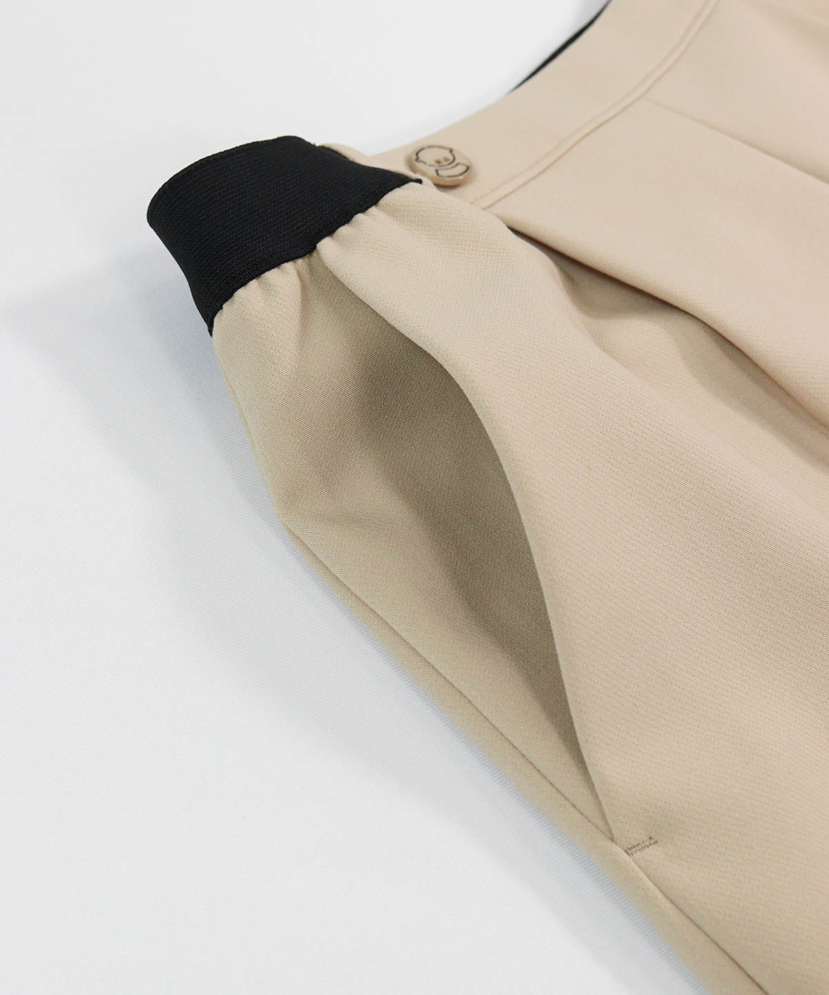 ポケット「部分（ベージュ）