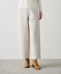 モデル着用画像（ベージュ）