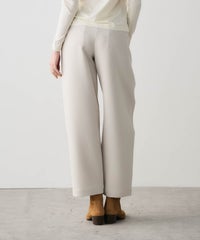 モデル着用画像（ベージュ）