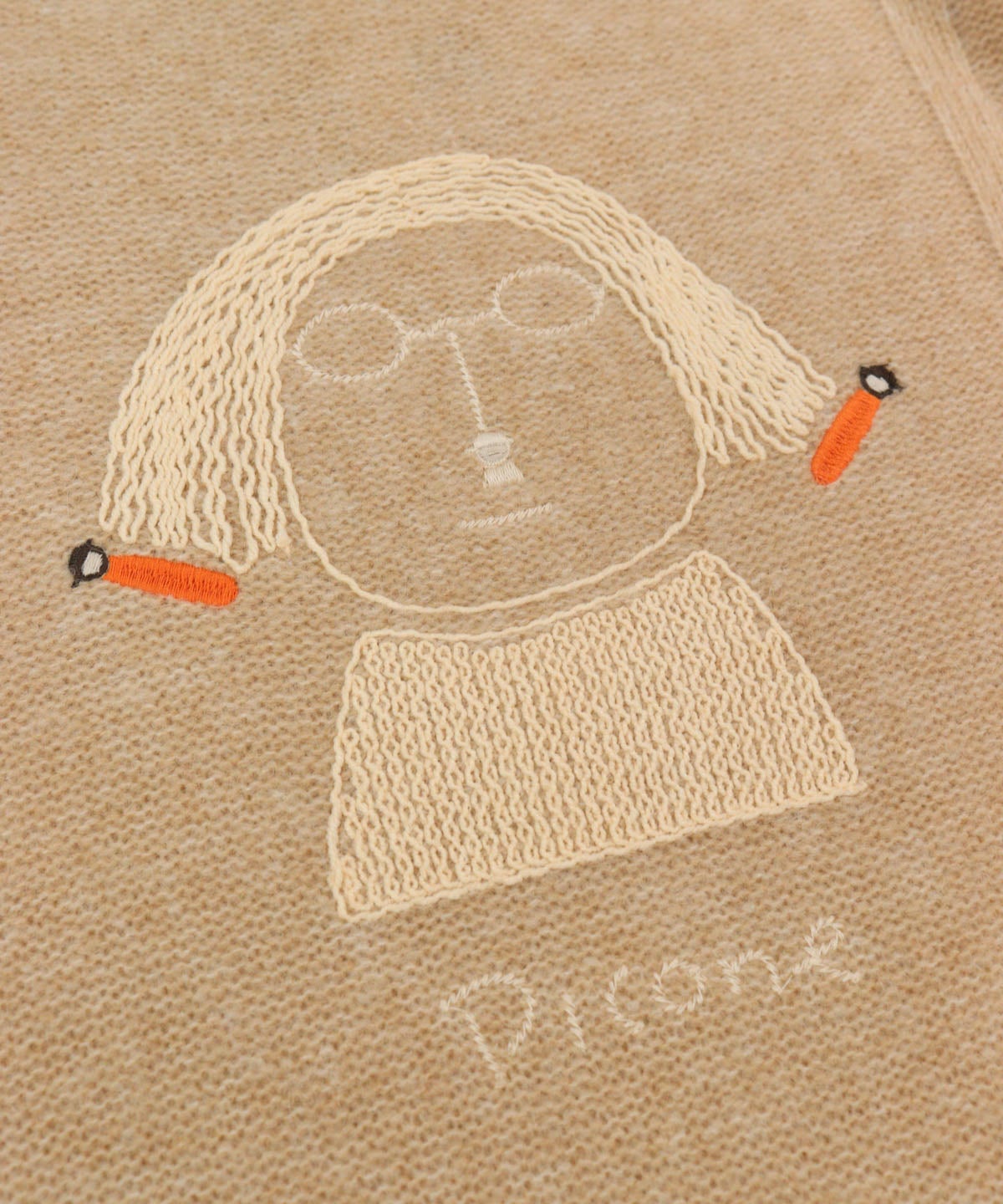刺繍部分（ベージュ）