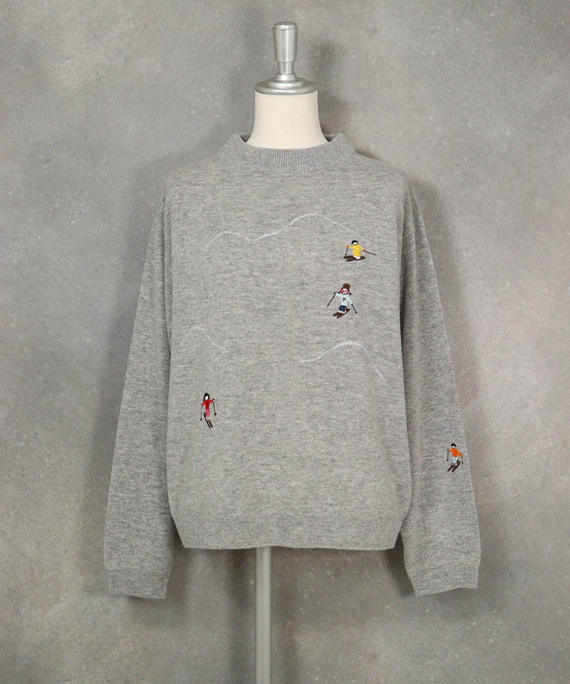 スキーピコ刺繍ニット（ライトグレー）前