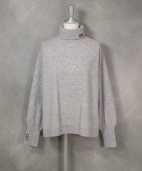 ウール100％ピコ刺繍タートルニット（ライトグレー）前
