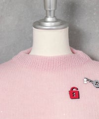 ネック部分（ピンク）