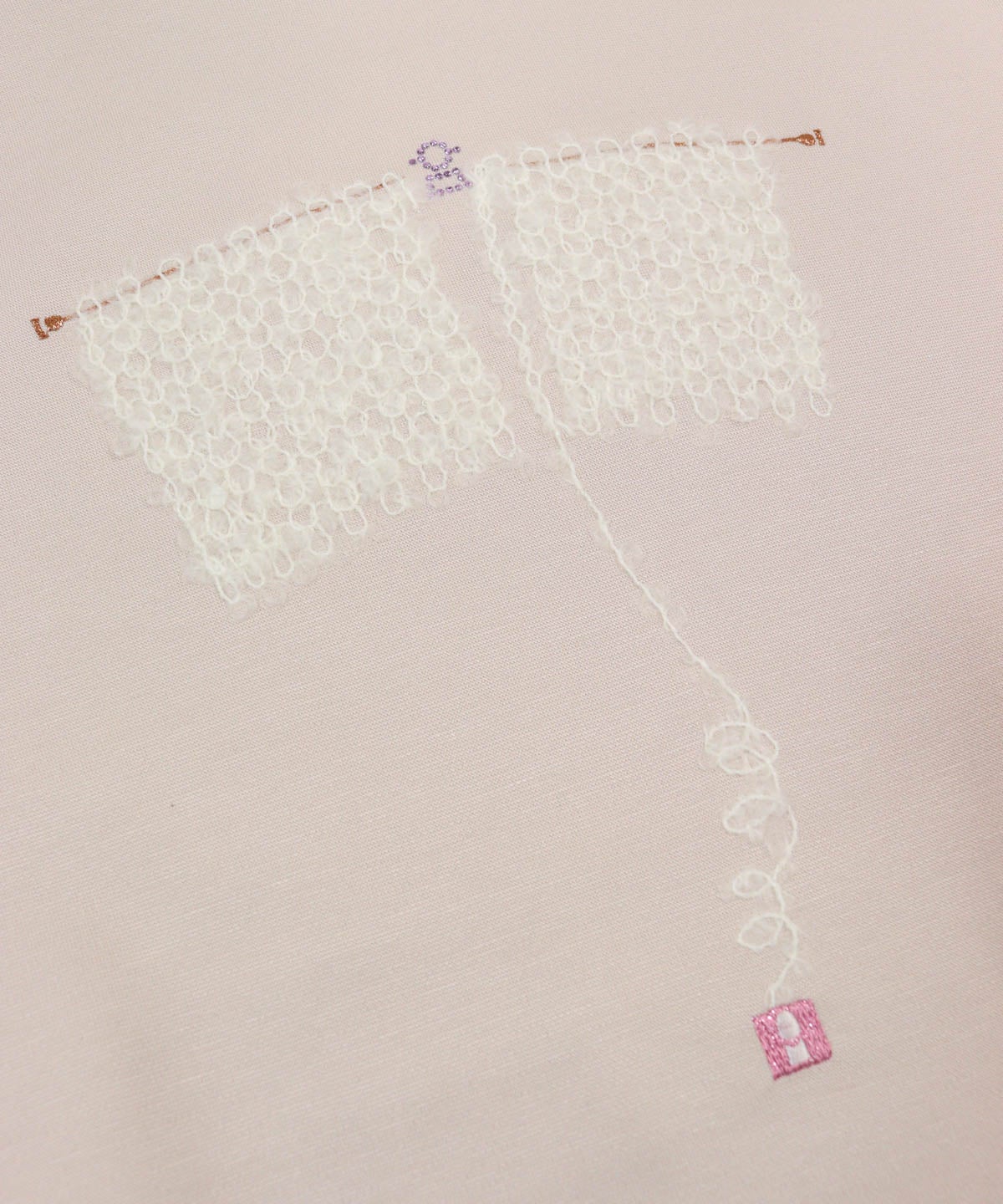 刺繍部分（ベージュ）