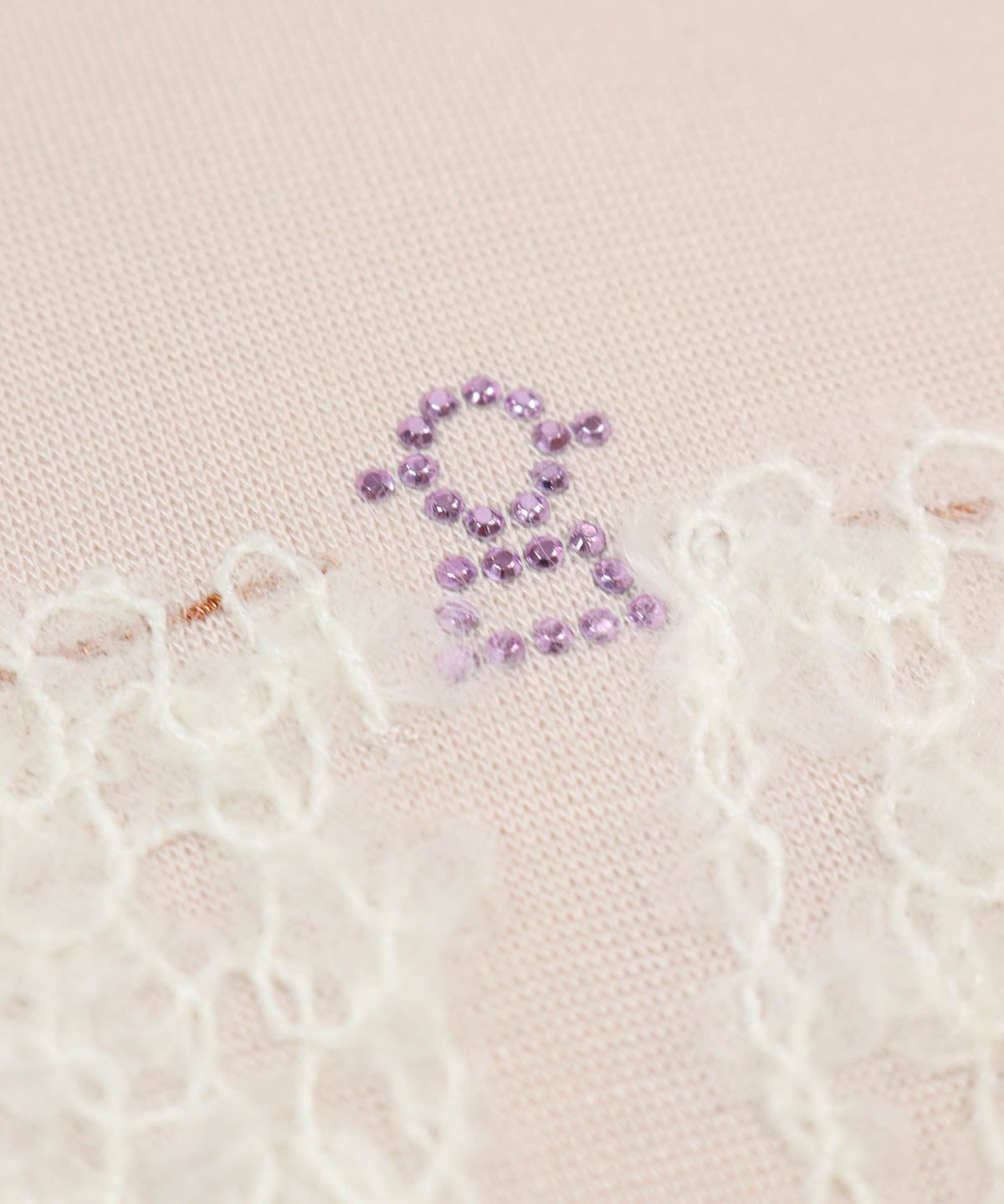 刺繍部分アップ（ベージュ）
