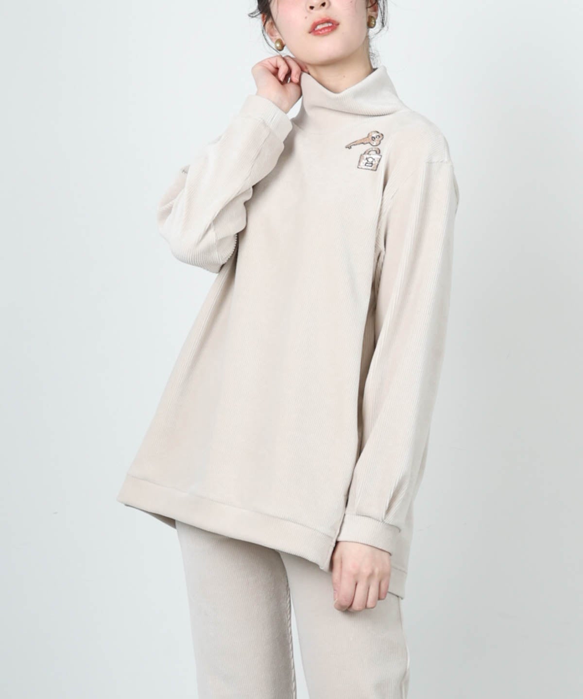 モデル着用画像(ベージュ)