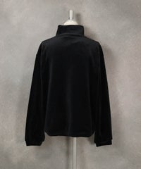 ベロアスタンドネックプルオーバー（ブラック）後ろ