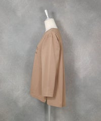 サイドスリットフレアプルオーバー左（ベージュ）