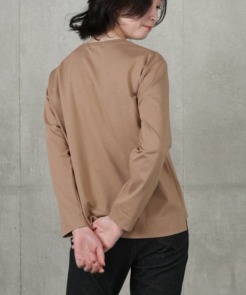 モデル着用画像（ベージュ）