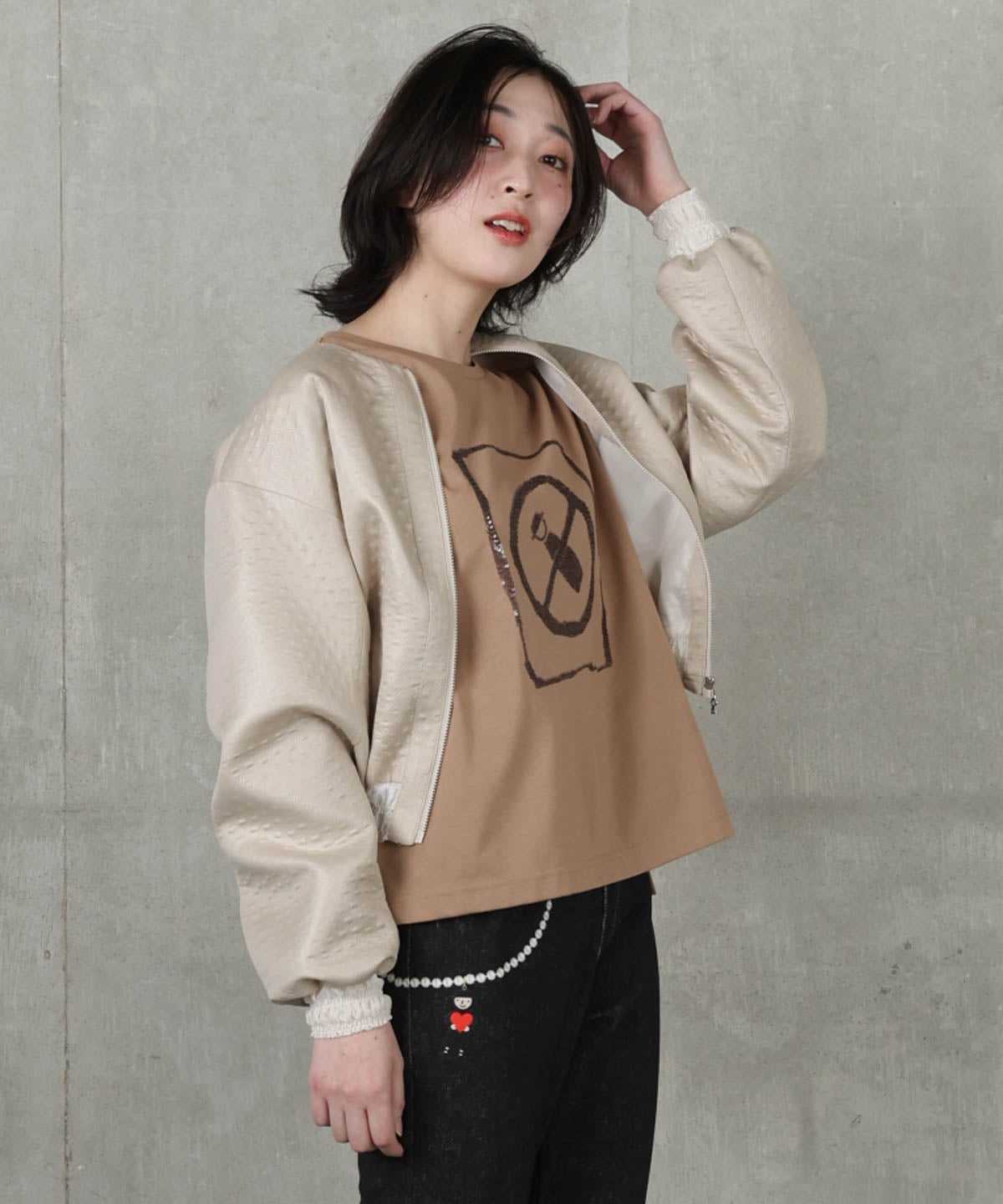 モデル着用画像（ベージュ）
