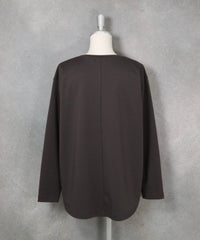 ピコ刺繍冷感プルオーバー(グレー）後ろ