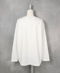 ピコ刺繍冷感プルオーバー(ホワイト）後ろ