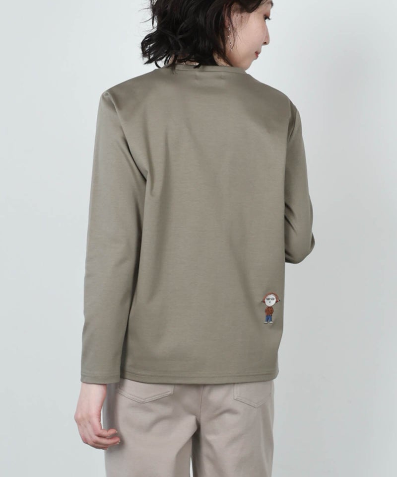 モデル着用画像（カーキ）