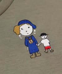 デザイン部分（カーキ）