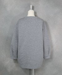 ソフトダンボール立体刺繍チュニック（グレー）後ろ