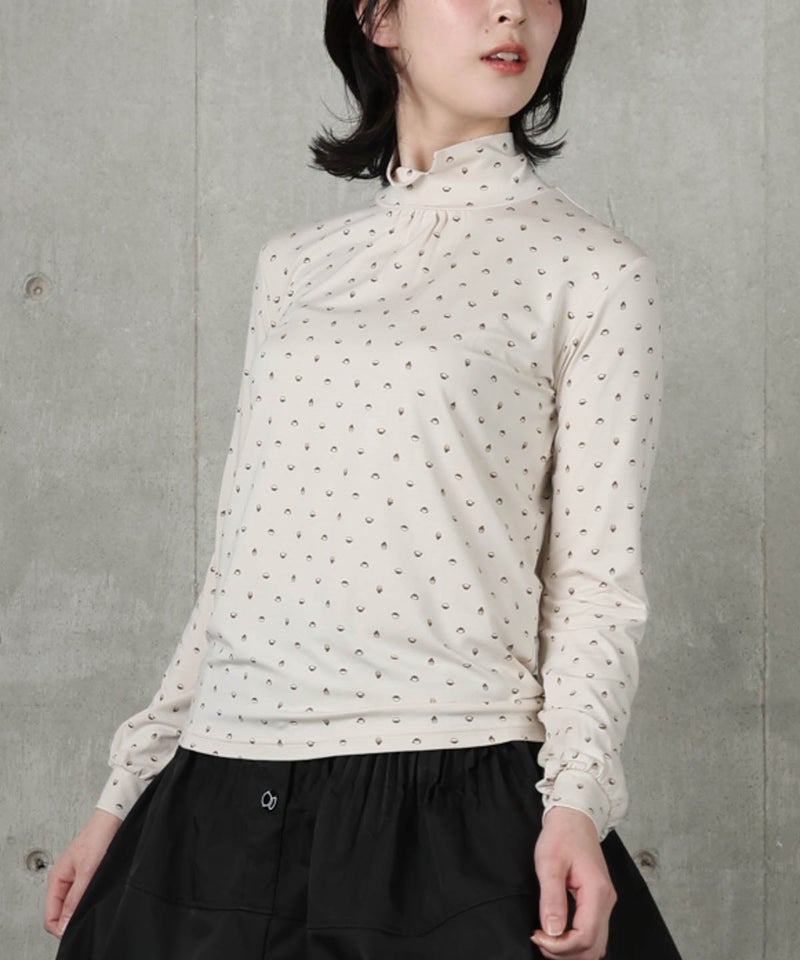 モデル着用画像（ベージュ）