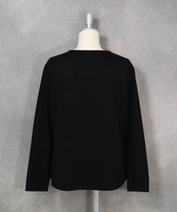 レーヨン混ラメ刺繍プルオーバー（ブラック）後ろ