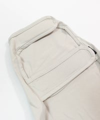 内側留め具部分（ベージュ）